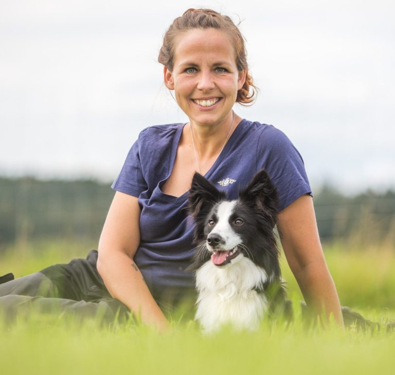 Stephanie Kovacevic - Hundetrainerin und Gründerin der Riedschnauzen in Ostrach